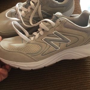 New Balance Suede tennis shoes